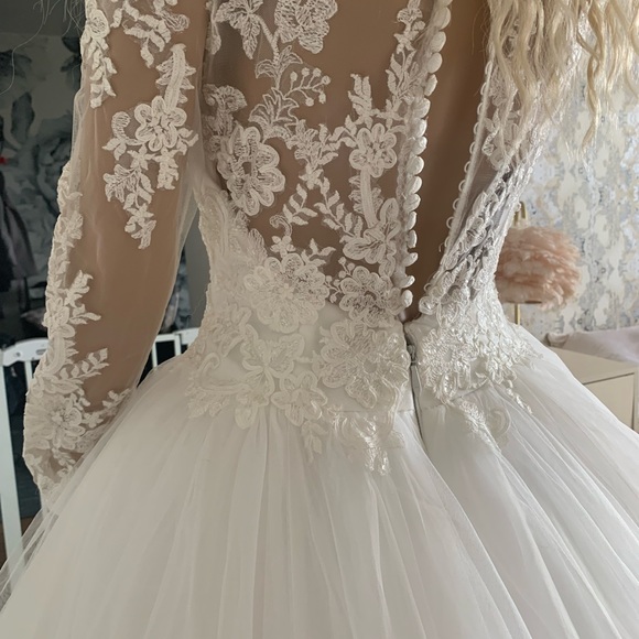 Brand new never work gorgeous ball gown off the shoulder wedding dress - Picture 14 of 16